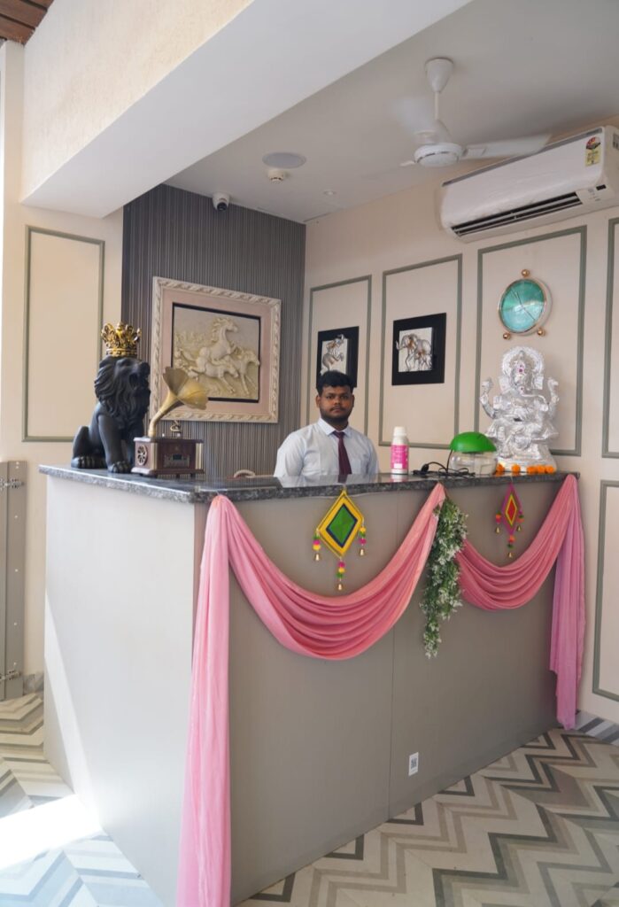 Best Boutique Hotel in Varanasi Near Temple and Ghats for Fam